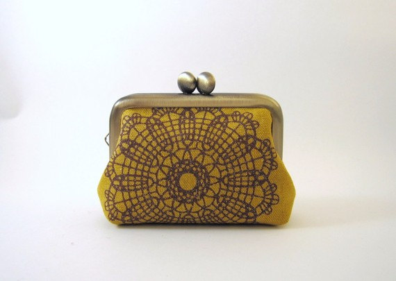 Mini Frame Jewelry Case With Ring Pillow-brilliant Lace On Mustard